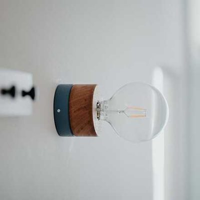 Wandlampe im Skandinavischen Design aus Eiche von ALMUT von Wildheim Designlinie 0239