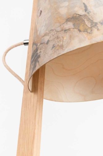 Stehleuchte 1411 aus Holz Lampenschirm aus Holz und Stein Detail von ALMUT von Wildheim (1)