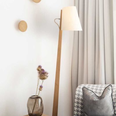 Stehleuchte 1411 aus Holz Lampenschirm konisch von ALMUT von Wildheim Stehleuchte 1411 aus Holz Lampenschirm konisch von ALMUT von Wildheim