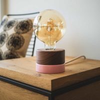 Tischlampe 0239 aus Walnuss Holz von ALMUT von Wildheim