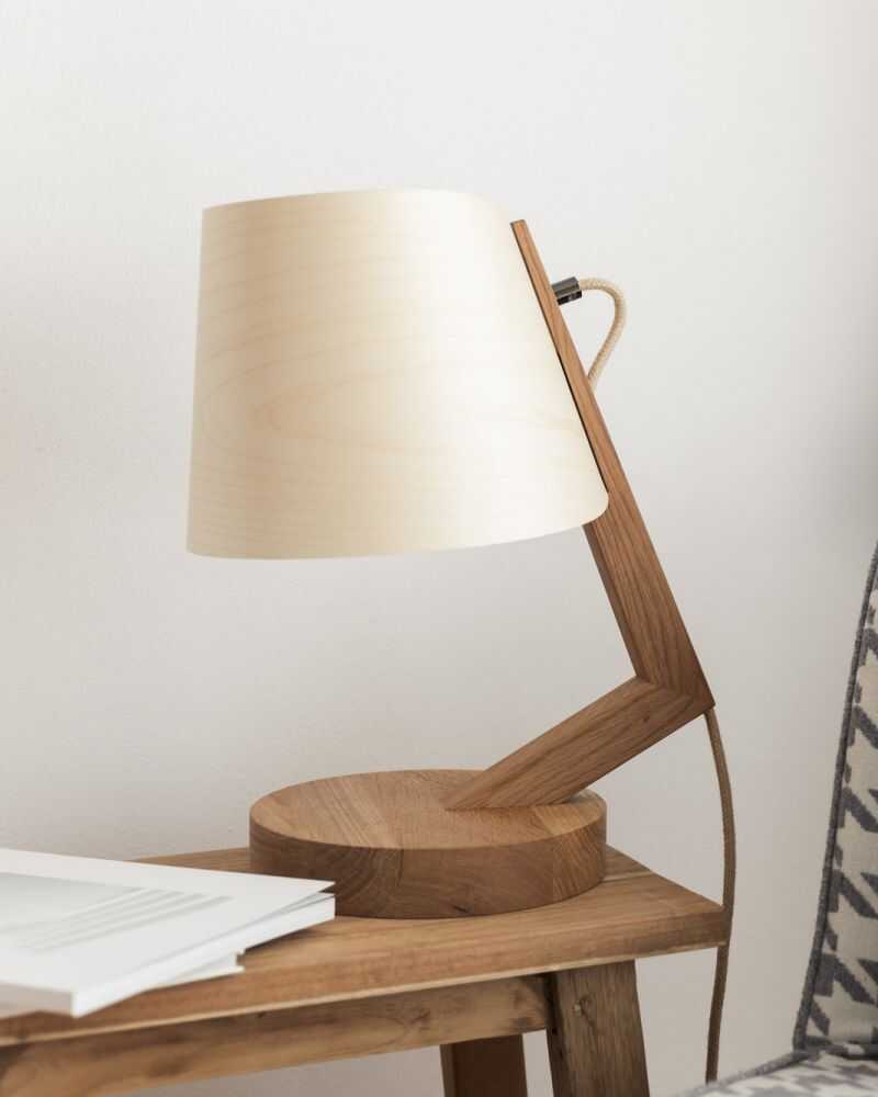 Tischlampe aus Eichenholz zylindrisch 1411 ALMUT – Bild 5