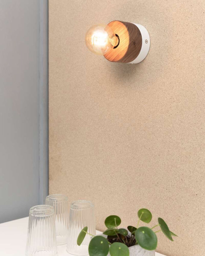 Wandlampe aus Walnussholz 0239 Holzlampe von ALMUT von Wildheim