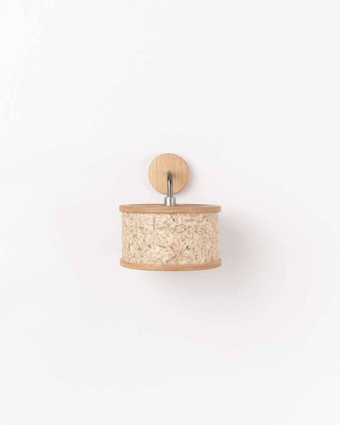 Wandlampe aus Naturmaterialien Holz und Heu 2610 von ALMUT von Wildheim