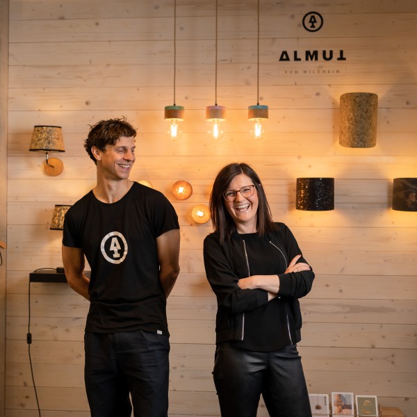 Team ALMUT von Wildheim Stefanie Graber Ulrich Huber Naturleuchten Team ALMUT von Wildheim Stefanie Graber Ulrich Huber Naturleuchten