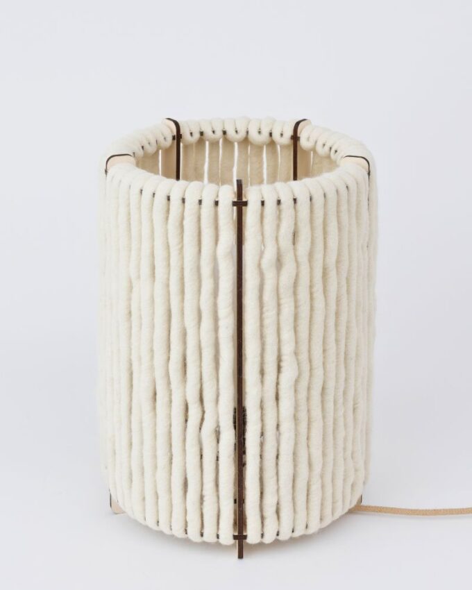 Lampen aus Wolle ALMUT_6020_Bodenlampe_Wolle_Zylinder