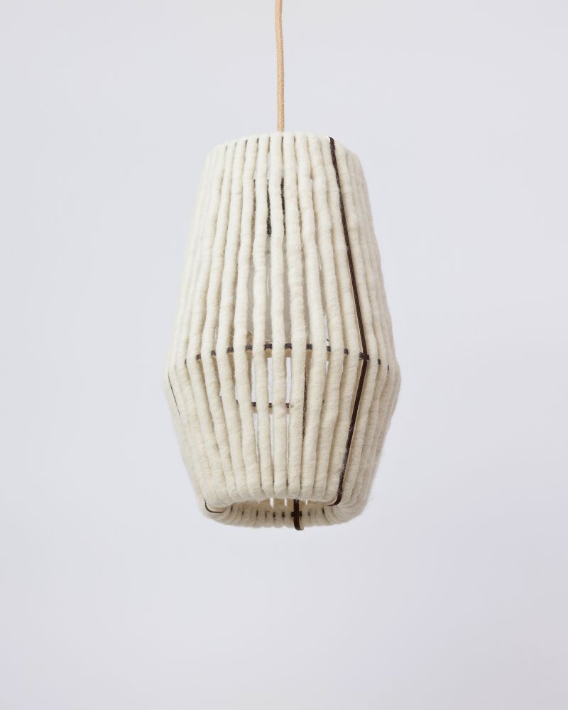 Lampen aus Wolle ALMUT_6020_Haengelampe_Wolle_Konus_groß