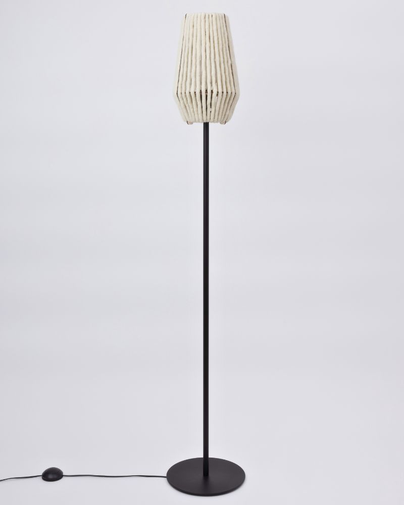 Lampen aus Wolle ALMUT_6020_Stehlampe_Wolle_Konus