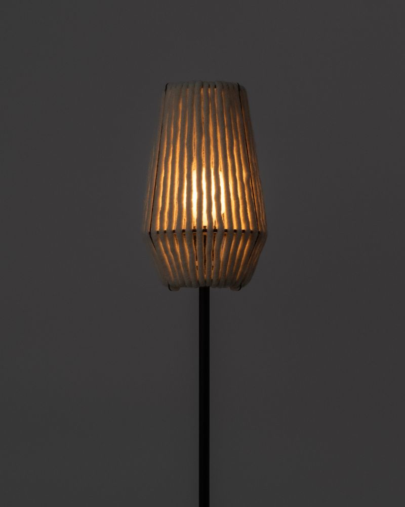 Lampen aus Wolle ALMUT_6020_Stehlampe_Wolle_Konus_Licht(1)