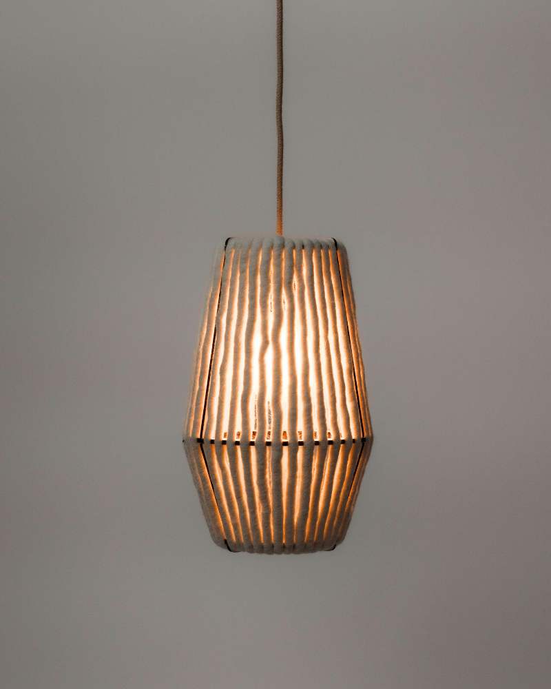 Haengelampe Pendelleuchte 6020 aus gewalkter Wolle ALMUT von Wildheim