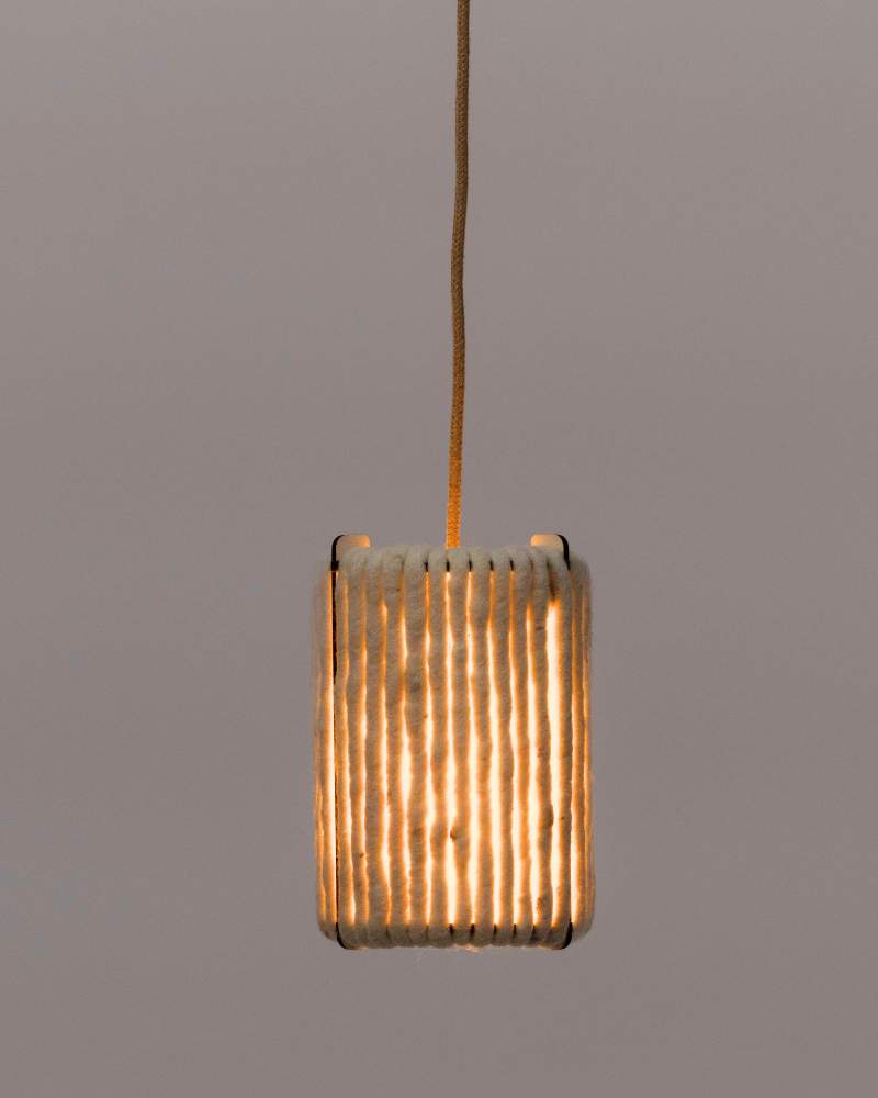 Haengelampe Pendelleuchte klein 6020 aus gewalkter Wolle ALMUT von Wildheim